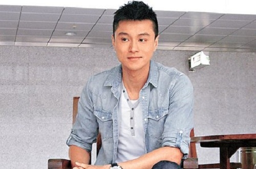 Abandoning His Good Image, Raymond Wong Brutally Toys With Female Hearts thumbnail