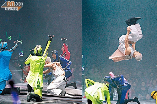 Aaron Kwok Fell Off 6 Feet Concert Platform, Frightening Fans to Tears thumbnail