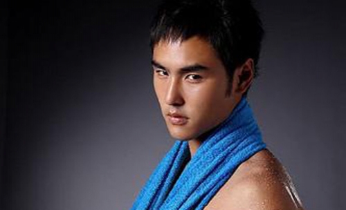 Nude Ethan Ruan Video Goes Viral; Netizens Fantasize in Giving Ethan a Medical Exam thumbnail