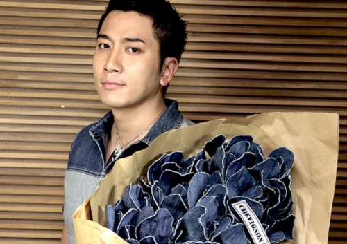 Ron Ng Still Loves Viann Zhang: “We Are Very Happy!” thumbnail