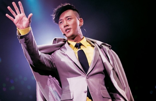 Virginia Lok to Leave TVB, Taking Raymond Lam and Kevin Cheng Along? thumbnail