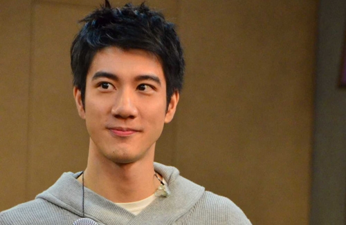 Leehom Wang Avoids Talking About Shu Qi thumbnail