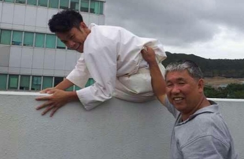 Pierre Ngo Risks Being Blown Away in Typhoon; Films “Detective Columbo” thumbnail