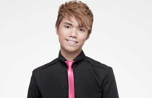 “Heartbroken” Hins Cheung Goes Out to Party with Men! thumbnail