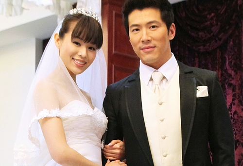 Myolie Wu Dumps Bosco Wong for Eric Huang? thumbnail