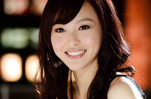 Tiffany Tang and Song Xinni Deny Romantic Rumors with Bosco Wong thumbnail