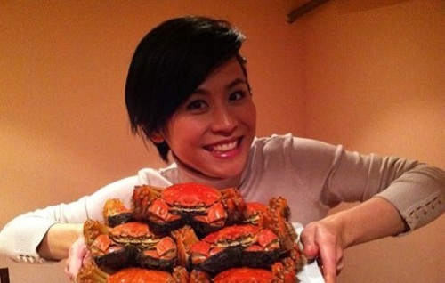 Jessica Hsuan Unafraid of “Leftover Bachelorette” Tag; Not in Marriage Rush thumbnail