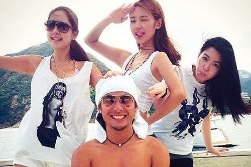 Christine Kuo and Elva Ni Attend Albert Yeung’s Son’s Yacht Party thumbnail