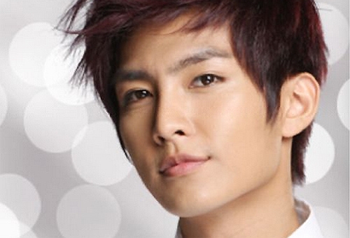 Aaron Yan to Release New Album, “The Moment” on October 19 thumbnail