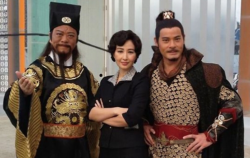Esther Kwan Reunites With Golden Partner, Bobby Au Yeung thumbnail
