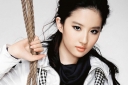 Crystal Liu Denies Wrecking Leon Lai and Gaile Lok’s Marriage thumbnail