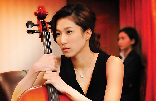 Linda Chung’s Large Fan Base a Great Advantage in TV Queen Race thumbnail