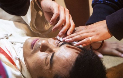 Kevin Cheng Suffers Eye Injury on Set of “Ip Man” thumbnail