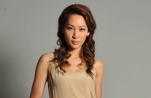Kate Tsui Attends Matchmaking Dates to Find True Love thumbnail