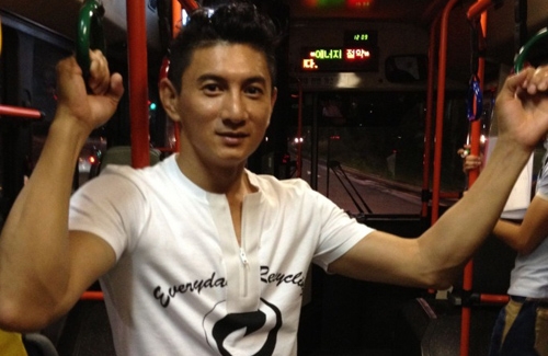 Nicky Wu Worked as Trash Collector and Car Washer to Help Family thumbnail