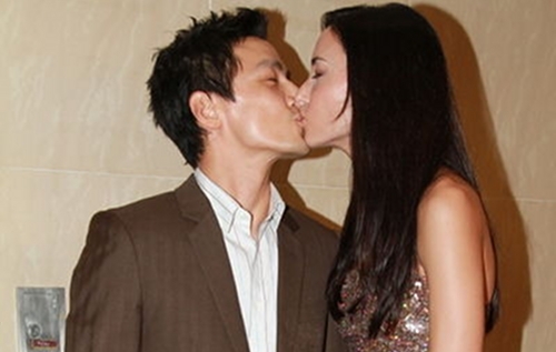 Celebrity Weddings: Daniel Wu and Lisa S. Hold Wedding Banquet in Hong Kong thumbnail