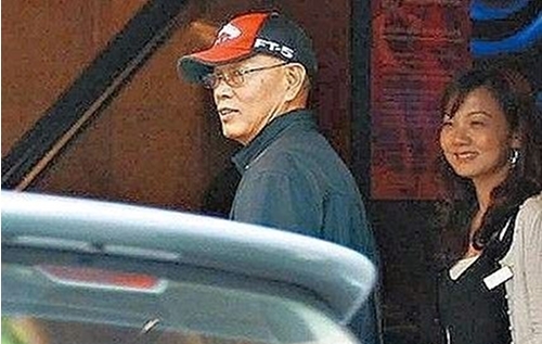 Law Ka Ying Frequents Sexual Massage Parlors? thumbnail