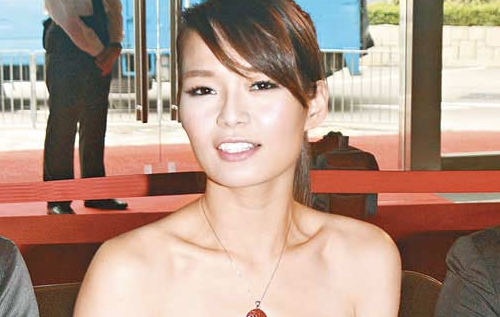 Koni Lui to Wear Sexy Attire While Hosting “2011 Mr. Hong Kong Contest” thumbnail