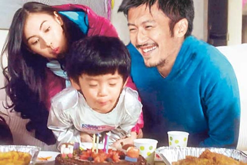 Cecilia Cheung Uses Lucas’ Birthday To Melt Nicholas Tse’s Heart thumbnail