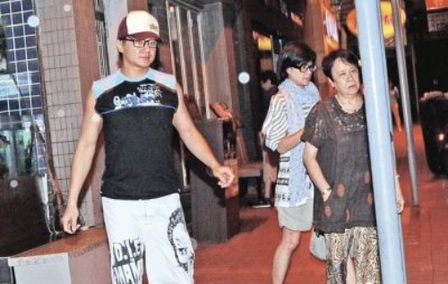 Maggie Shiu And Vincent Sze In A May-September Romance thumbnail