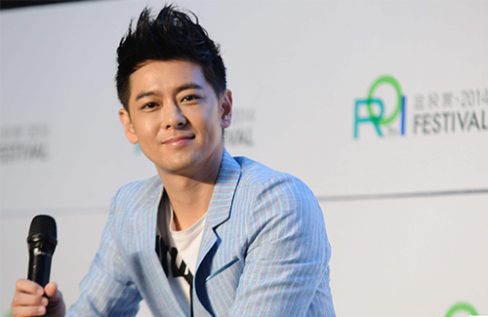 Jimmy Lin Causes a Flight to Delay? – JayneStars.com